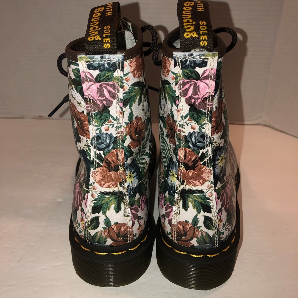 New Dr. Martens Women’s English Garden Floral 1460 Combat Boots Shoes sz 7 - Picture 3 of 5